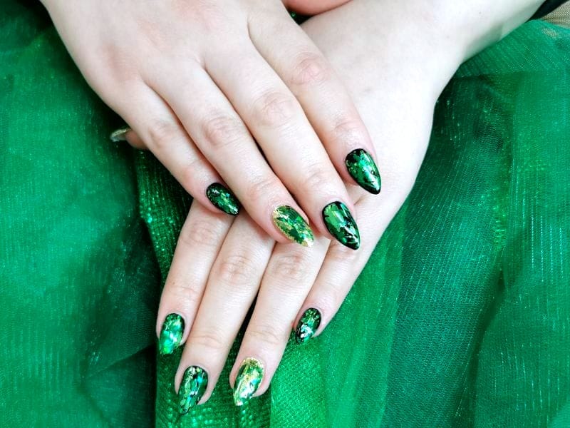 Is green a good nail polish color