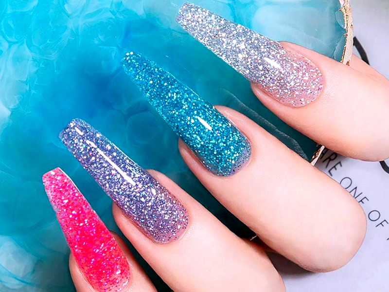 How to apply glitter powder to gel nails